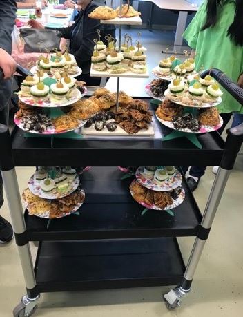 Vmbo-klas B3F organiseert een bedank-High Tea voor ouders en stagebegeleider!