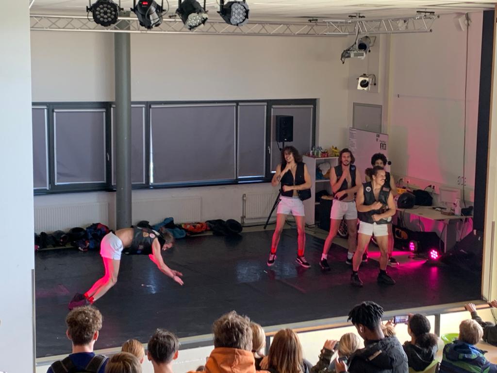 Gastoptreden breakdance-collectief 155