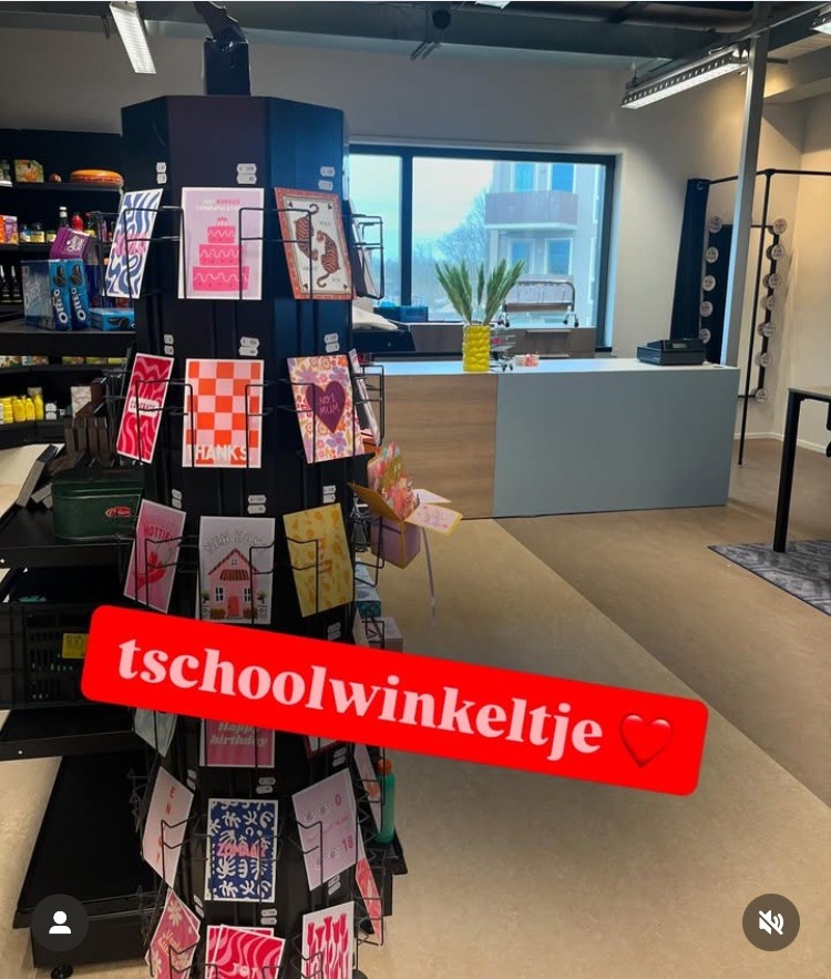 Schoolwinkel geopend!